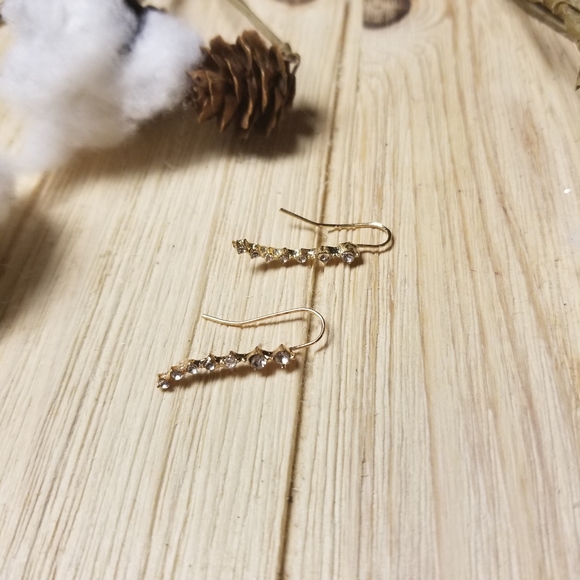Very Pretty CZ Ear Climbers in GOLD - Picture 11 of 11